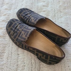 Vintage FENDI women's monogram loafers size 8